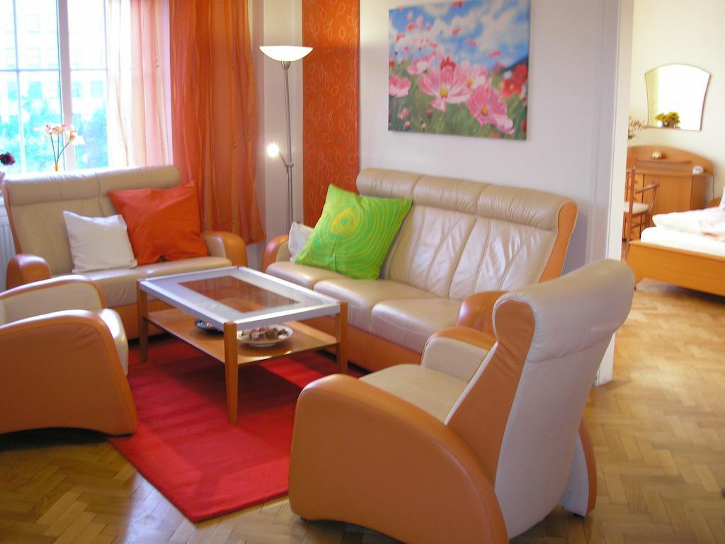 Apartment Accommodation Up To 17 Μπρατισλάβα Εξωτερικό φωτογραφία